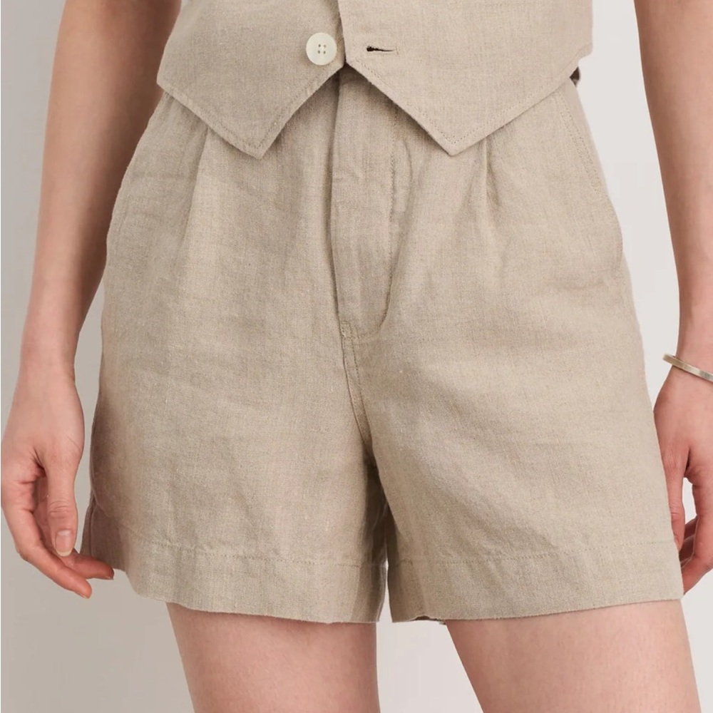 NWT Alex Mill Pleated Pull-On Shorts in Flax